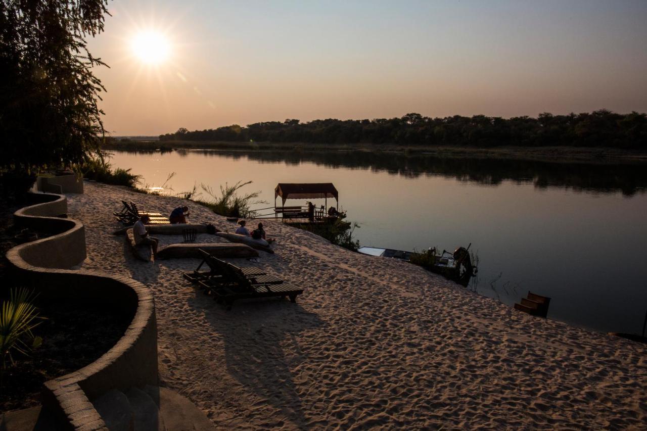 Hakusembe River Campsite 룬두 외부 사진
